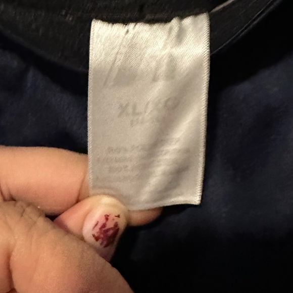 U of a basketball shorts great condition - Picture 6 of 6